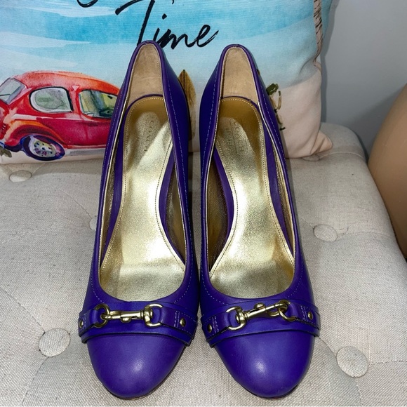 Coach Desaree Leather Ultra Violet Purple Round Toe Dogleash Pumps Heel Size 10B - Picture 4 of 13